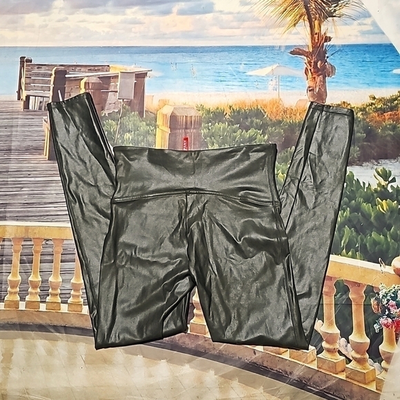 Spanx Green Faux Leather Leggings Size Large - Picture 5 of 7